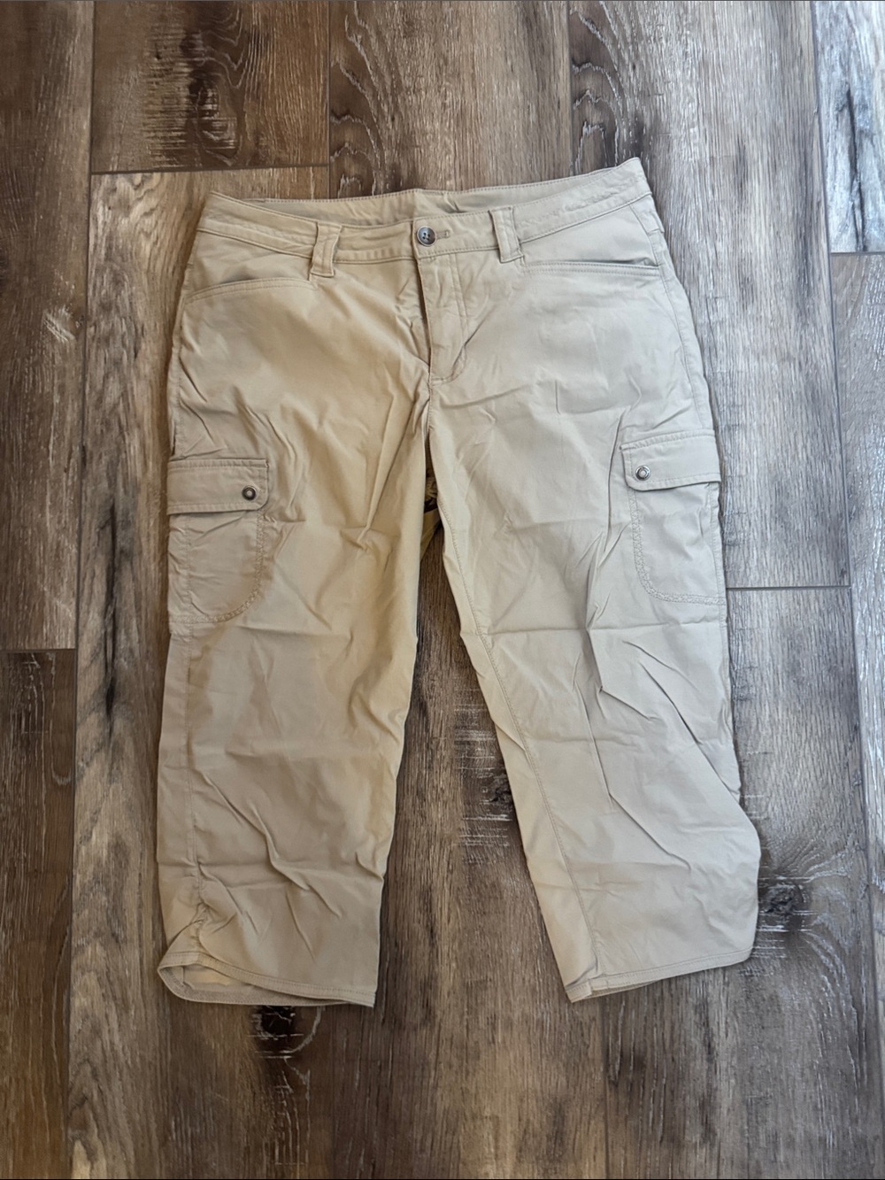 Eddie Bauer Women's Khaki Cargo Capris - Light Beige